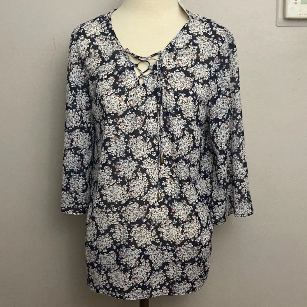 9-20 Simply Noelle Top Blouse Semi sheer Floral Small Medium NWT Blue